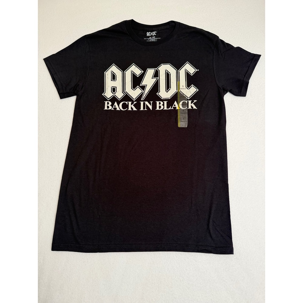 AC/DC Back In Black Graphic T-Shirt Mens Small Black Athletic Fit Cotton Tee